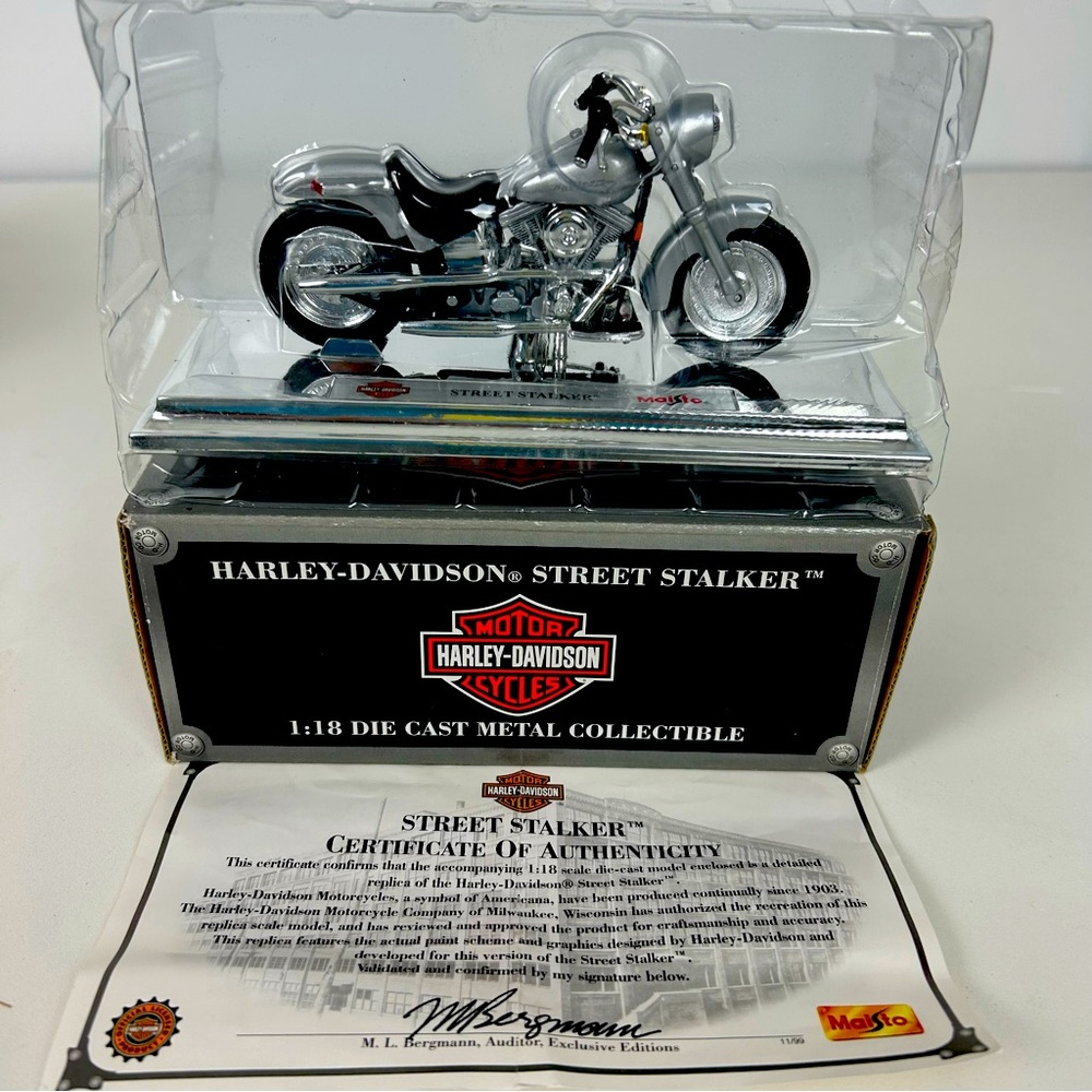 HARLEY-DAVIDSON STREET STALKER 1:18 DIE CAST METAL COLLECTIBLE